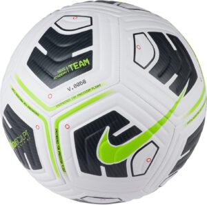 Nike Academy Fußball Deal: Jetzt für nur 17,90€ statt 24,99€ sichern!